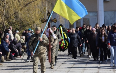 Громада на Кіровоградщині попрощалася з Героєм