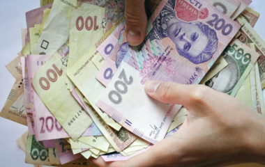 На Кіровоградщині бухгалтерка лікарні виписувала премії, коли для цього не було підстав