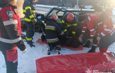 У Кропивницькому водій став заручником пошкодженого внаслідок ДТП автомобіля