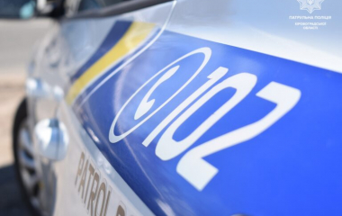 У Кропивницькому чоловік, який керував електросамокатом потрапив  під колеса авто