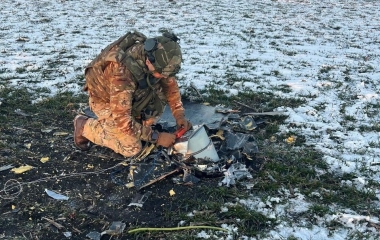 Поліцейські Кіровоградщини знищили бойову частину шахеда, яка впала у полі