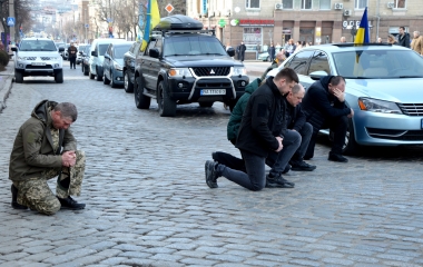 Кропивничани схилили голови в пошані до загиблих Героїв-земляків