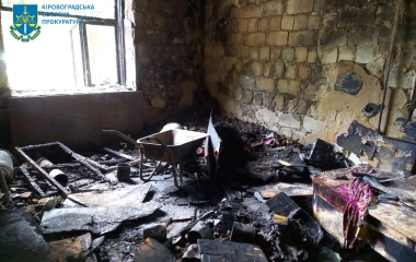 Двоє молодиків підпалили адміністративну будівлю на території Голованівського району