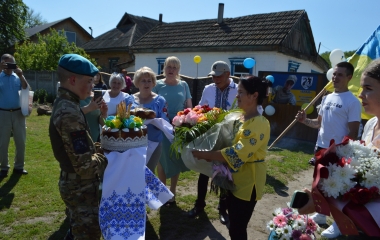 До громади на Кіровоградщини повернувся звільнений з полону воїн