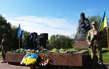 У Кропивницькому вшанували жертв Другої світової та сучасної російсько-української війни. 