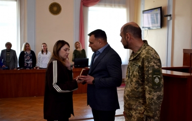 У Кропивницькому родинам загиблих Героїв вручили нагороди захисників
