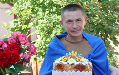 У громаді на Кіровоградщині зустріли звільненого з полону Героя