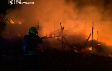 У громаді на Кіровоградщині під час пожежі врятували жінку