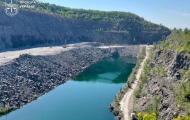 На Кіровоградщині судитимуть двох посадовців кар’єру, третій переховується за кордоном