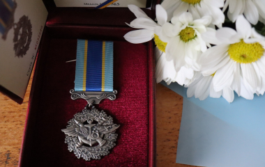 Родині загиблого Захисника з Кіровоградщини передали нагороду воїна