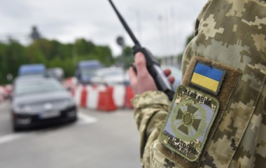 На Кіровоградщині суд виніс вирок жінці, яка влаштовувала "ухилянтів" на критичне підприємство