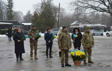 Пам'ять полеглих захисників і захисниць України вшанували у Кропивницькому