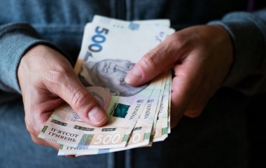 У лікарні Кропивницького бухгалтерка виписувала зарплату непрацюючій людині