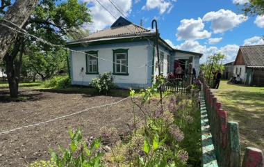 "Душа плаче за домом": історія родини переселенців, яка знайшла прихисток під Кропивницьким (ВІДЕО)