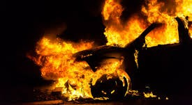 На Кіровоградщині спалахнуло авто волонтерів, яке допомагало ЗСУ
