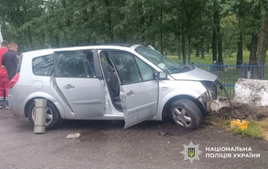 Госпіталізували двох жінок та однорічну дитину: на Кіровоградщині сталася аварія