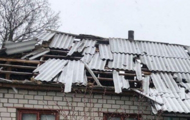 У громаді на Кіровоградщині пролунали вибухи: Уламки ракети впали на будинки 