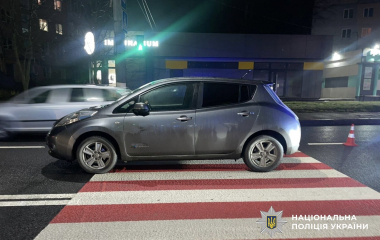 У Кропивницькому жінка опинилася під колесами авто, коли йшла по пішохідному переході 
