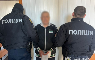 На Кіровоградщині чоловік посварився зі співмешканкою та вдарив її ножем