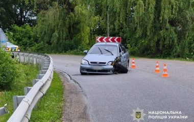 На Кіровоградщині внаслідок зіткнення легковика з вантажівкою госпіталізовано жінку