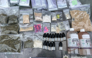 На Кіровоградщині викрили організаторів складу одного з інтернет-магазинів з продажу наркотиків