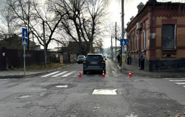 У Кропивницькому поліцейські розслідують ДТП, у якій травмувалася жінка