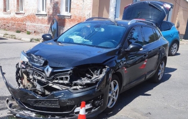 У Кропивницькому водій хотів проскочити перехрестя, але скоїв ДТП