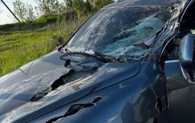 У Кропивницькому районі  Volkswagen  влетів у вантажівку, що рухалася попереду