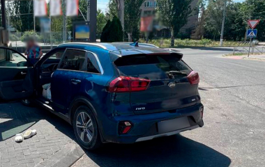У Кропивницькому на водія, який в’їхав в автомийку, патрульні склали два протоколи 