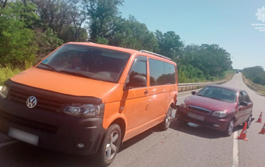 На водійку, яка спричинила ДТП за участі двох автівок, патрульні склали протокол
