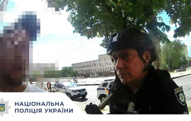 У Кропивницькому затримали п’яного чоловіка, який напав на адміністраторку кафе