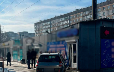 У Кропивницькому водій не впорався з керування і влетів у магазин