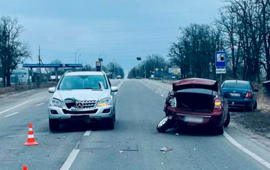 У Кропивницькому районі водійка Mercedes скоїла ДТП