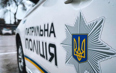У Кропивницькому екіпаж патрульних здійснив екстрений супровід до лікарні (ВІДЕО)