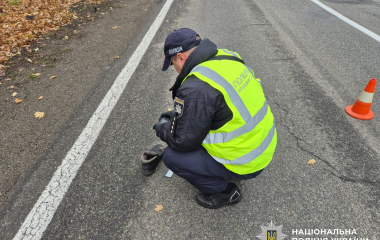 На Кіровоградщині 70-річний чоловік загинув під колесами авто