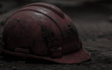 З Інгульської шахти підіймають на поверхню тіло другого гірника, який потрапив у пастку внаслідок аварії