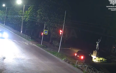 Без страховки, але з "перегаром": у Кропивницькому водій влаштував ДТП